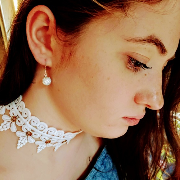 Victorian Lace Choker - Picture 2 of 8
